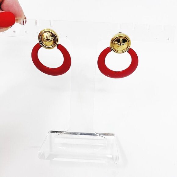 Monet Open Circle Dangle Earrings Gold Tone Red Enamel Nautical Star Round - Picture 2 of 7